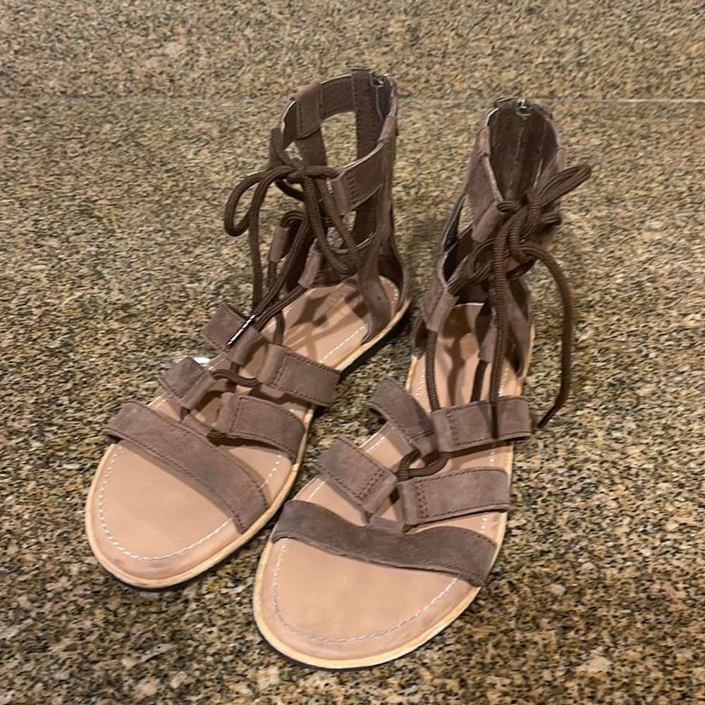 Sorel Lace-Up Sandel